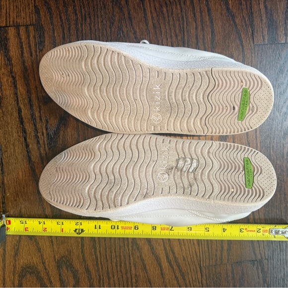 Unisex Kizik Handsfree White Leather Sneakers - Picture 4 of 7